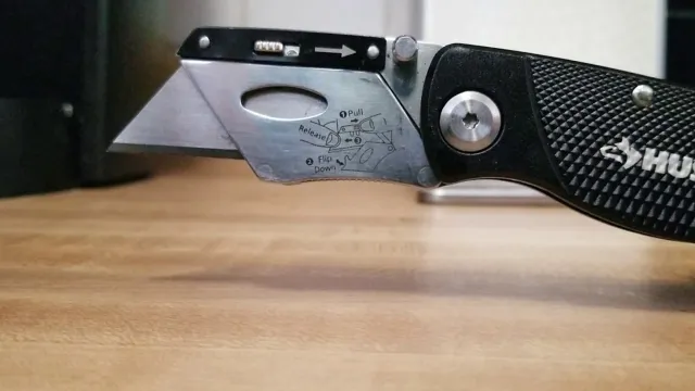 How to Put Blade in Husky Utility Knife: A Step-by-Step Guide