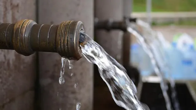 how to stop air hammer in water pipes