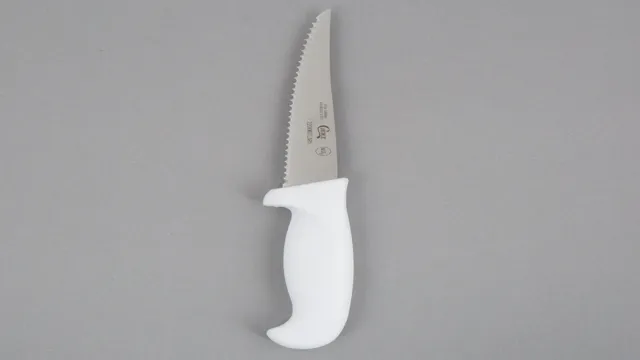 what do you use a serrated utility knife for 1 what do you use a serrated utility knife for